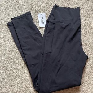 Refuge Athletics Black Leggings With Pockets